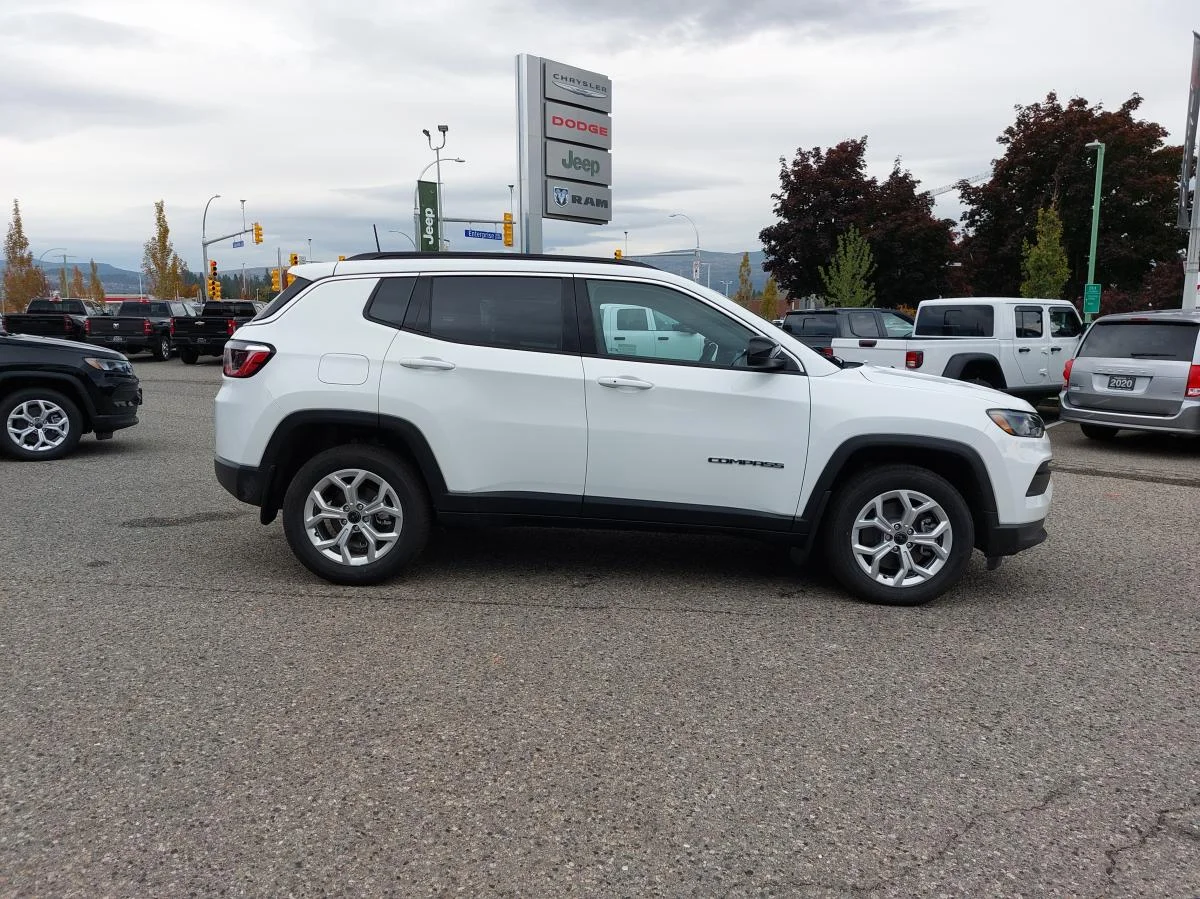 New 2026 White Jeep North 4x4 image 4