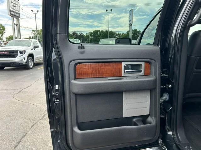 Used 2010  Ford XL image 18