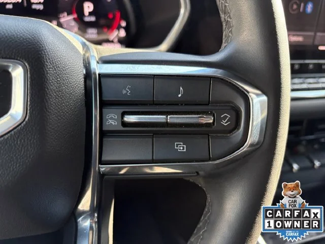 Used 2025 White GMC Elevation image 25