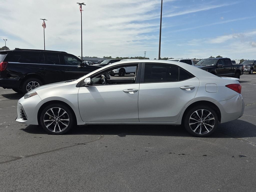 Used 2019 Silver Toyota SE image 4