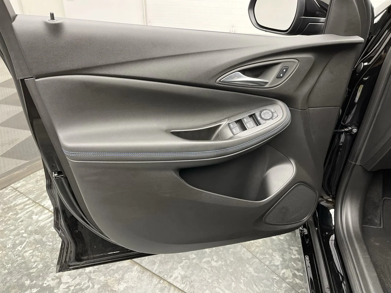2026 Buick Encore GX Sport Touring - Photo 6
