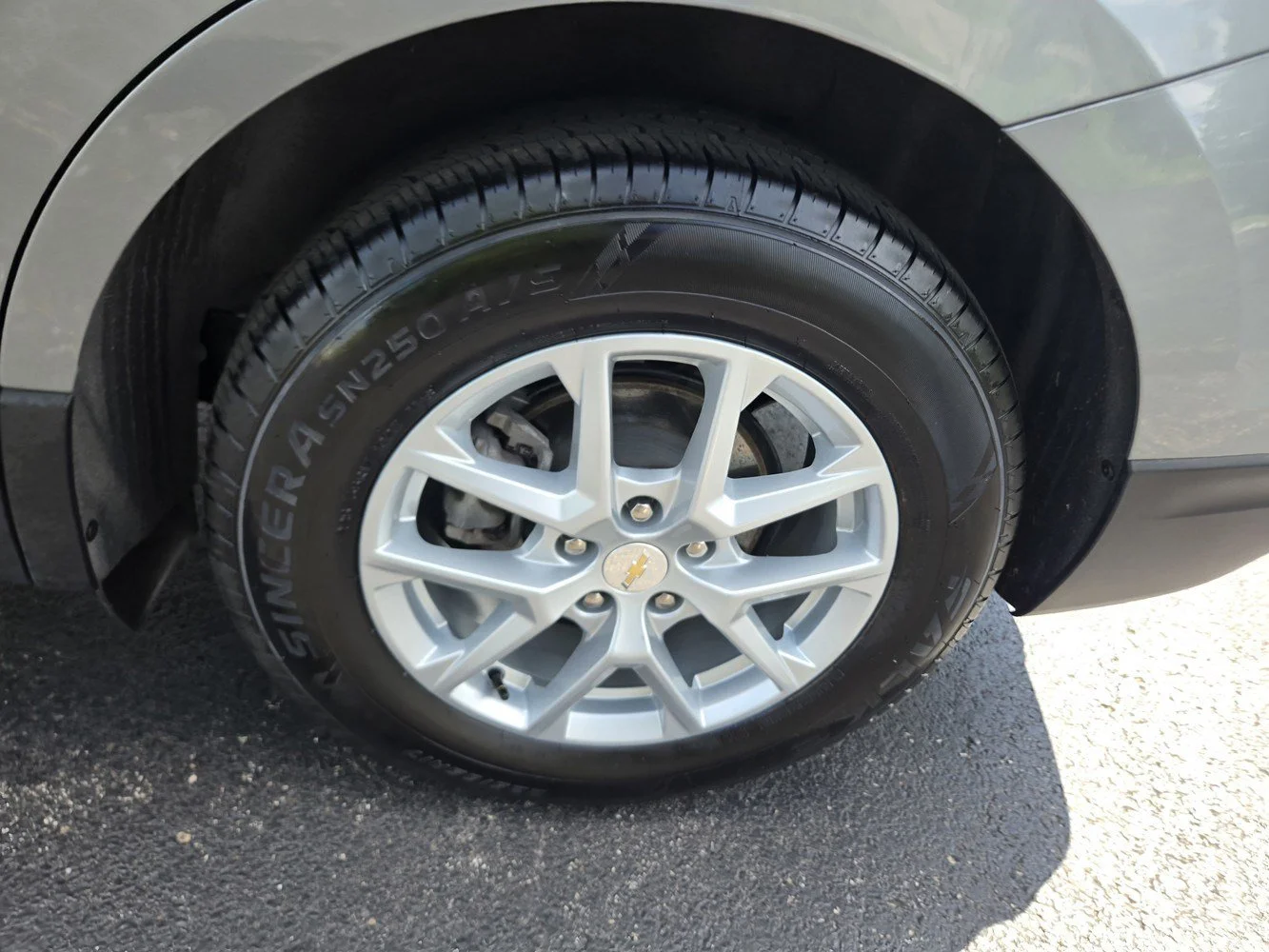 2024 Chevrolet Equinox LT - Photo 41
