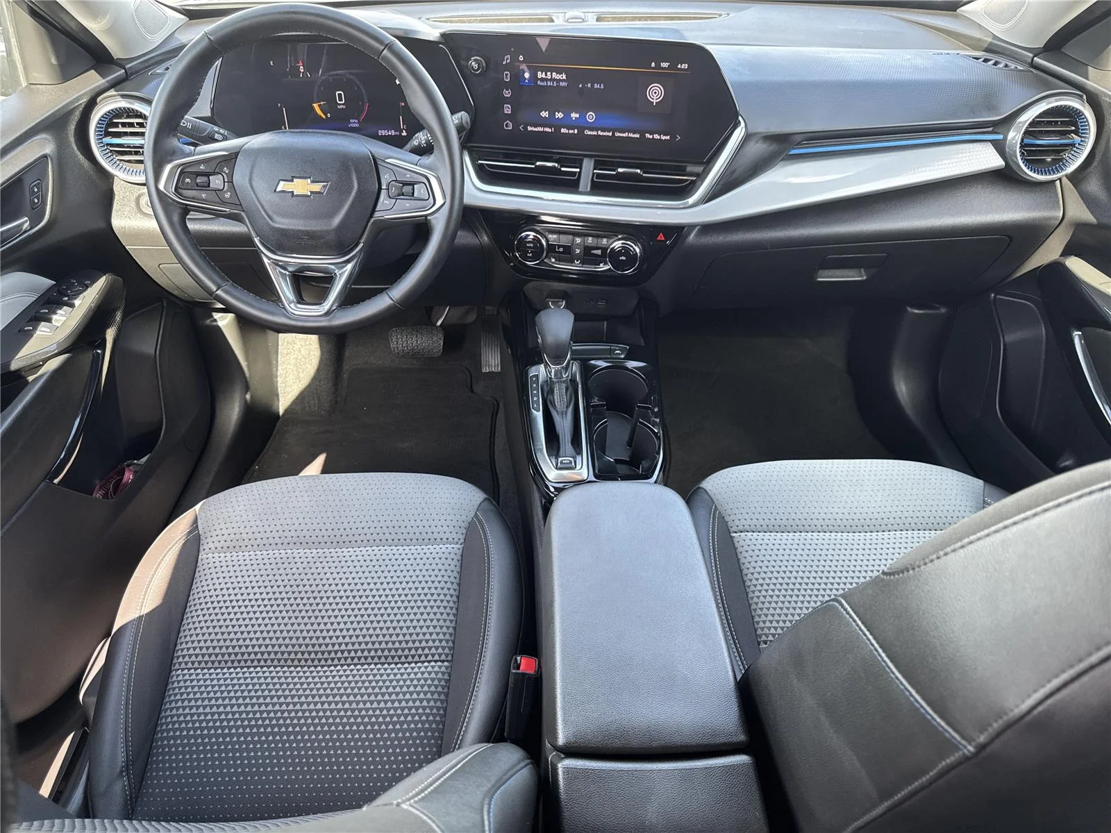 Used 2025 Cypress Gray Chevrolet LT image 13