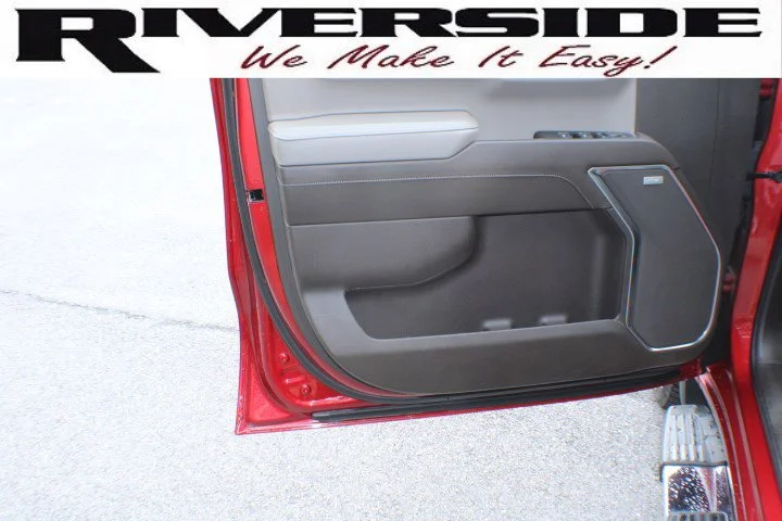 Certified Used 2023 Volcanic Red Tintcoat GMC SLT image 6