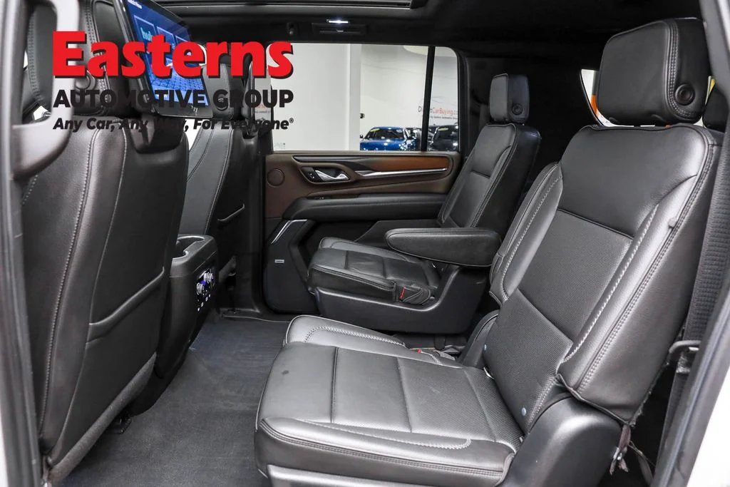 Used 2022 White GMC Denali image 22