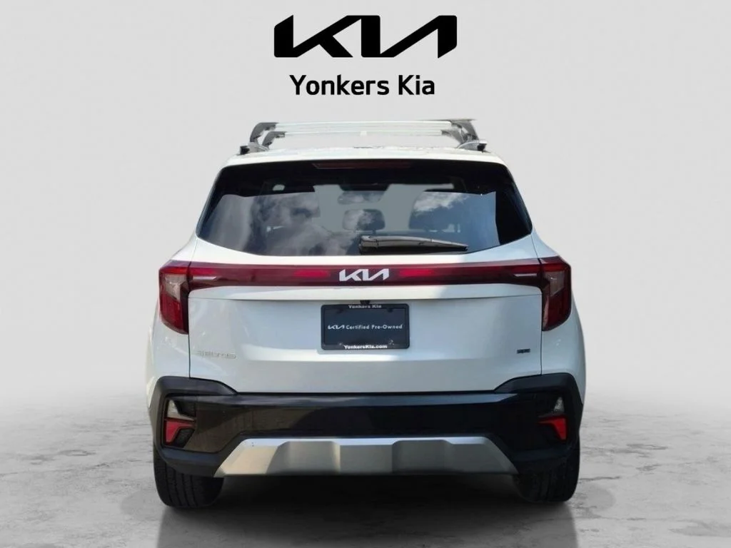 Used 2024 White Kia SX image 7
