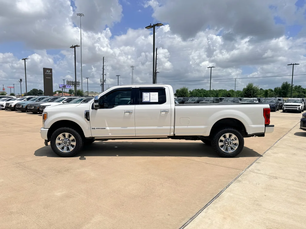 Used 2018 White Platinum Metallic Tri-Coat Ford Platinum image 9