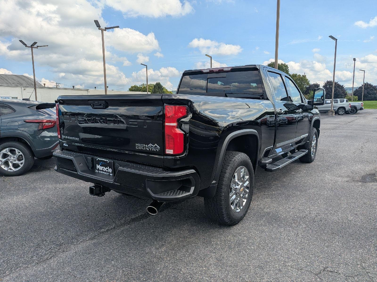 Used 2024 Black Chevrolet High Country image 7