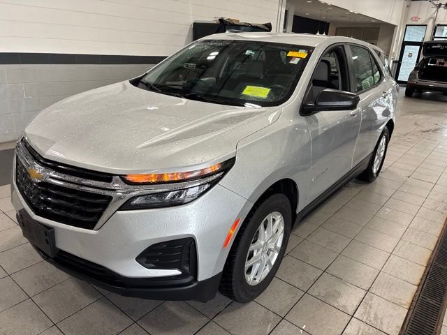 Used 2022 Silver Chevrolet LS image 3