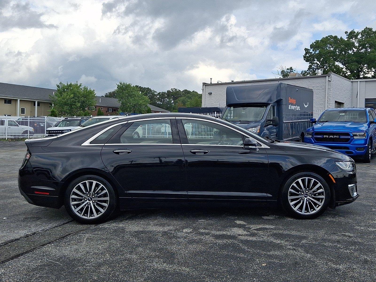 Used 2020 Infinite Black Metallic Lincoln Standard image 7