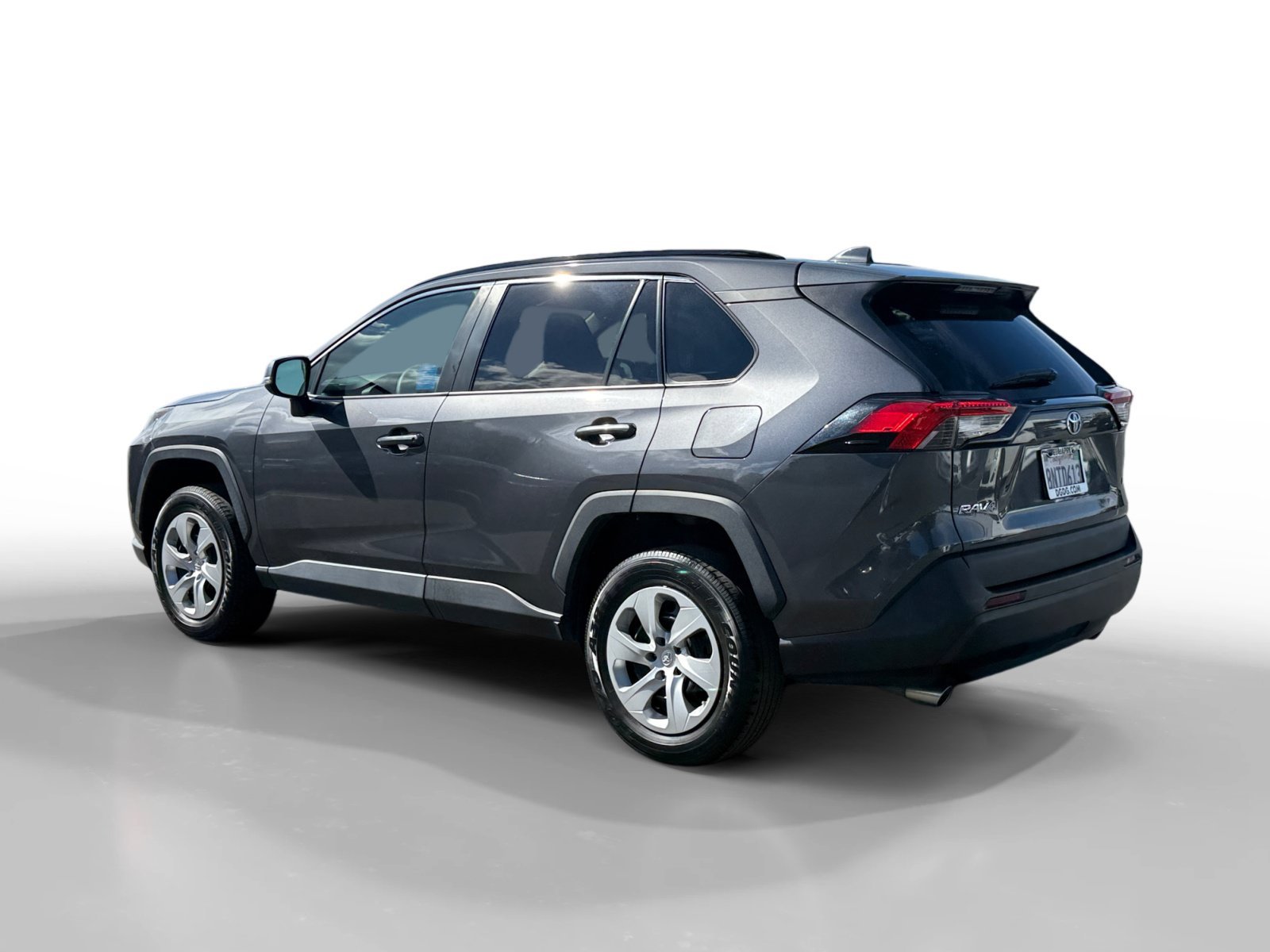 Used 2020 Magnetic Gray Metallic Toyota LE image 3