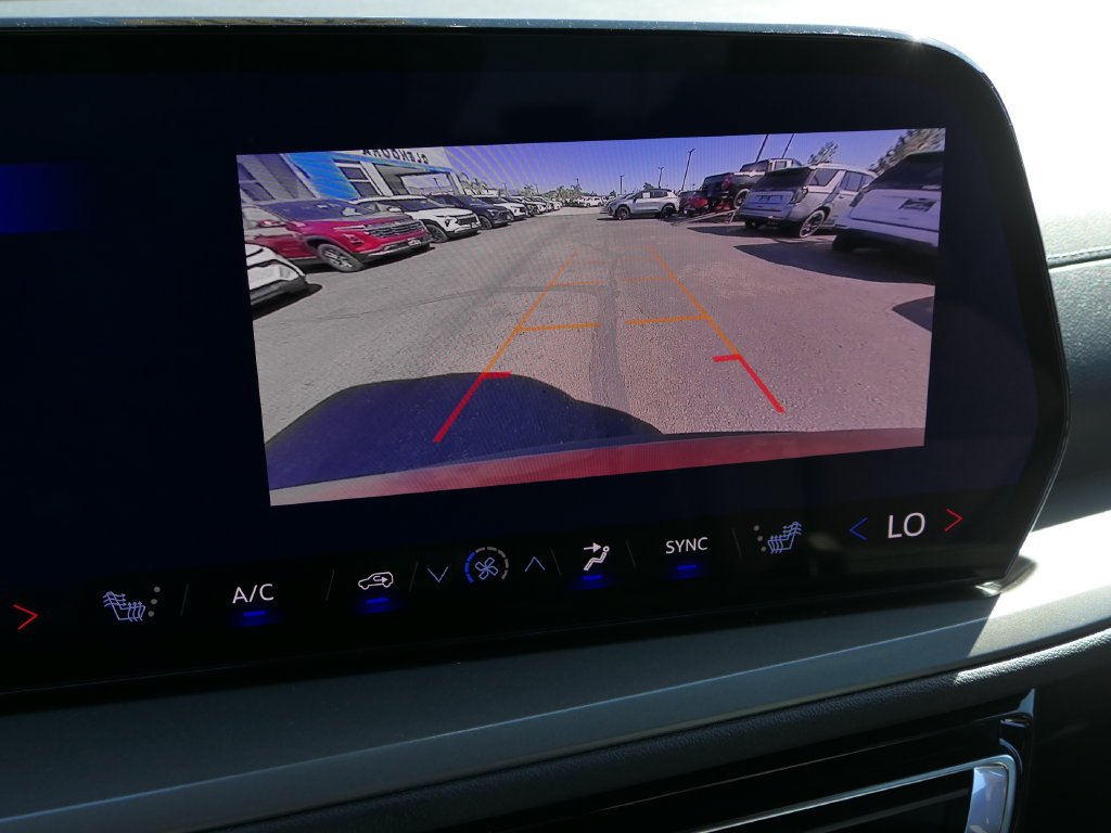 2027 Chevrolet Traverse LT - Photo 20