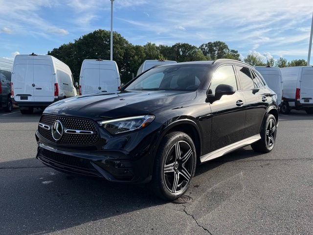 Certified Used 2024  Mercedes-Benz GLC 300 image 3