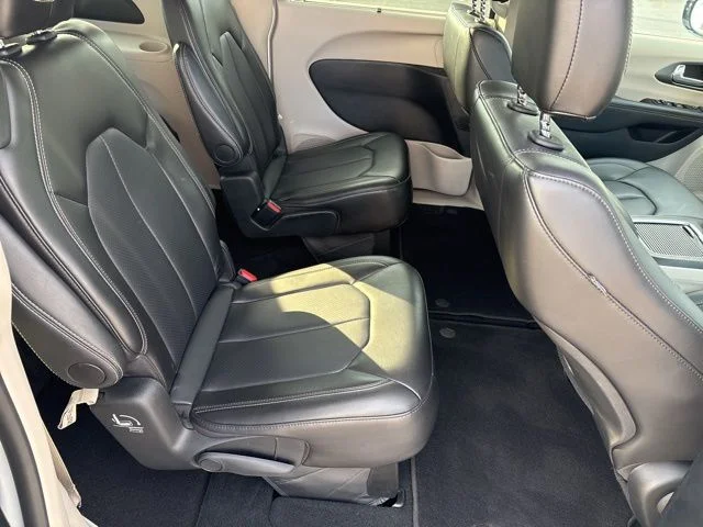 Used 2024 White Chrysler Touring L image 13
