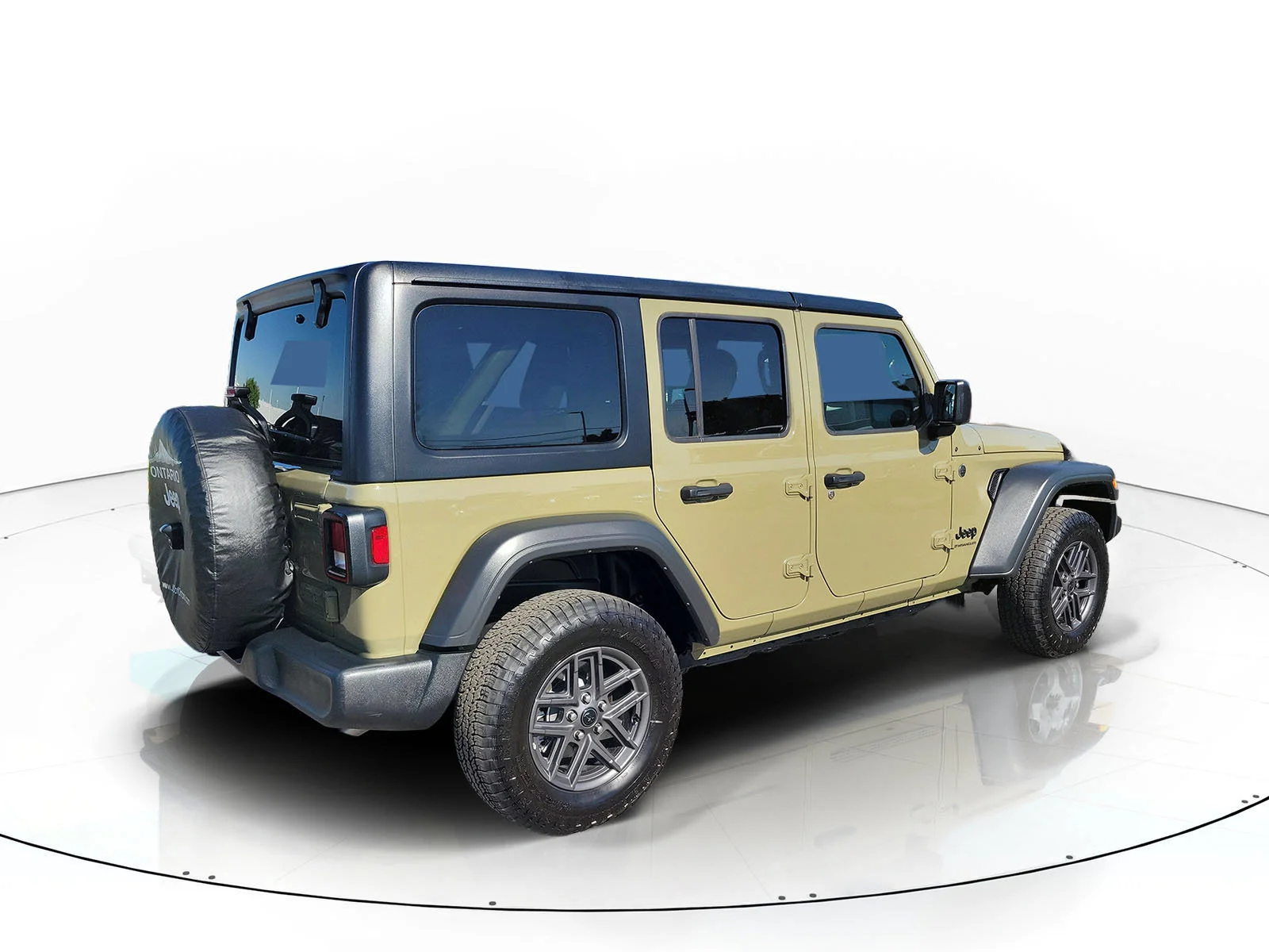 Used 2025 Green Jeep Sport S image 3
