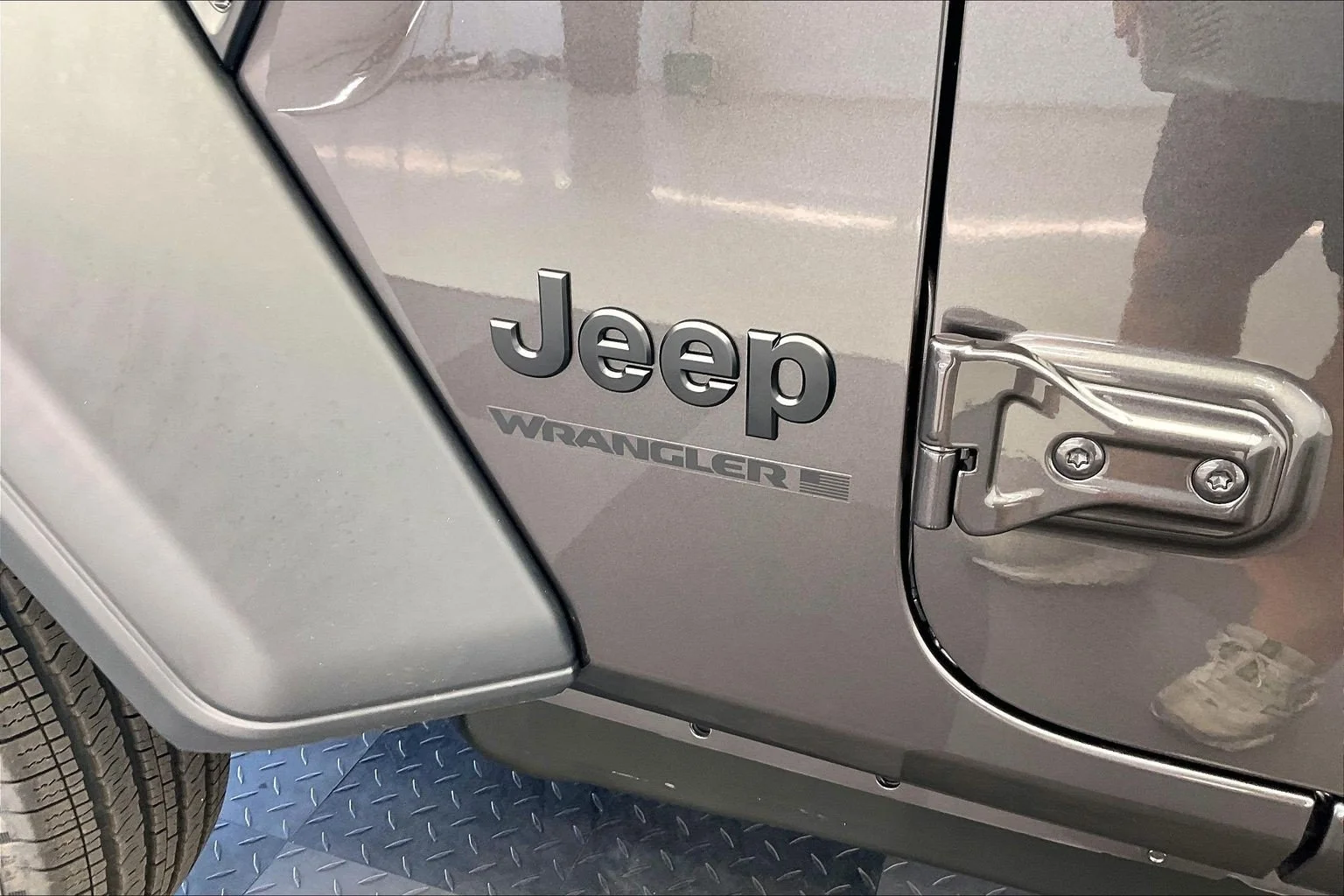 New 2026 Granite Crystal Metallic Clearcoat Jeep Sport S image 17