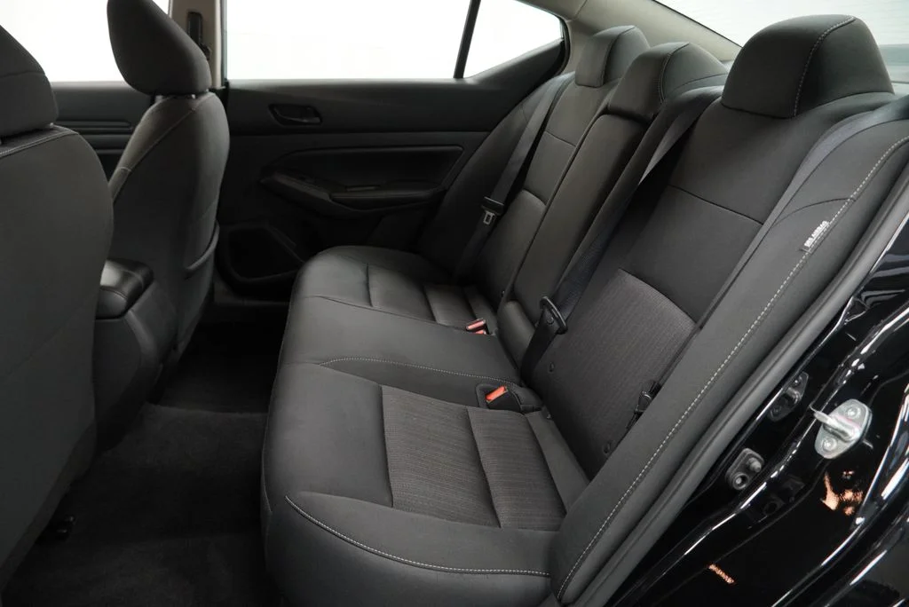 Used 2025 Black Nissan 2.5 SV image 4