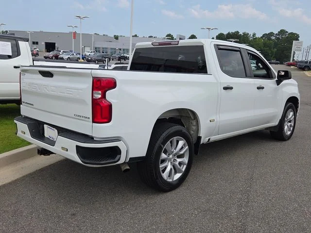 Used 2022 White Chevrolet Custom image 11