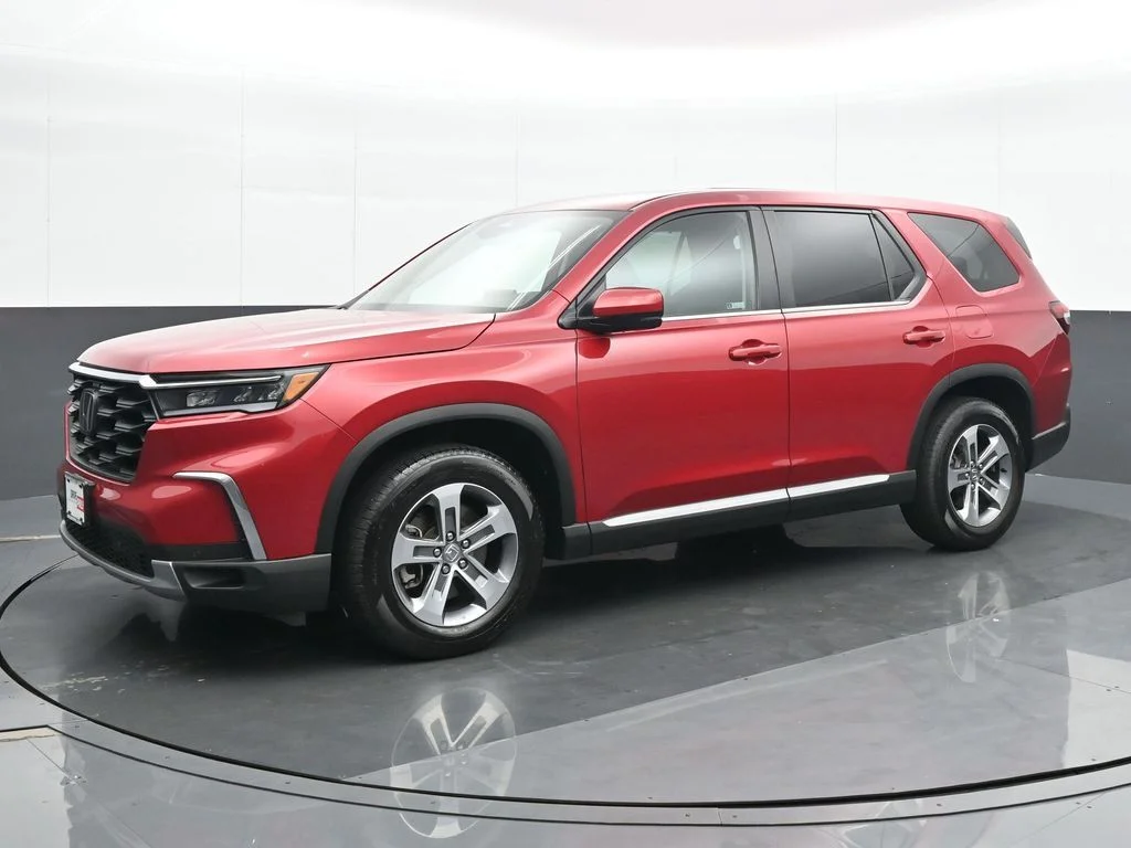 Used 2023 Red Honda EX-L image 2