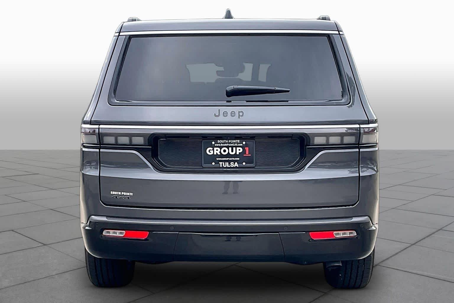 New 2026 Baltic-Gray Metallic Clear-Coat Exterior Paint Jeep  image 4