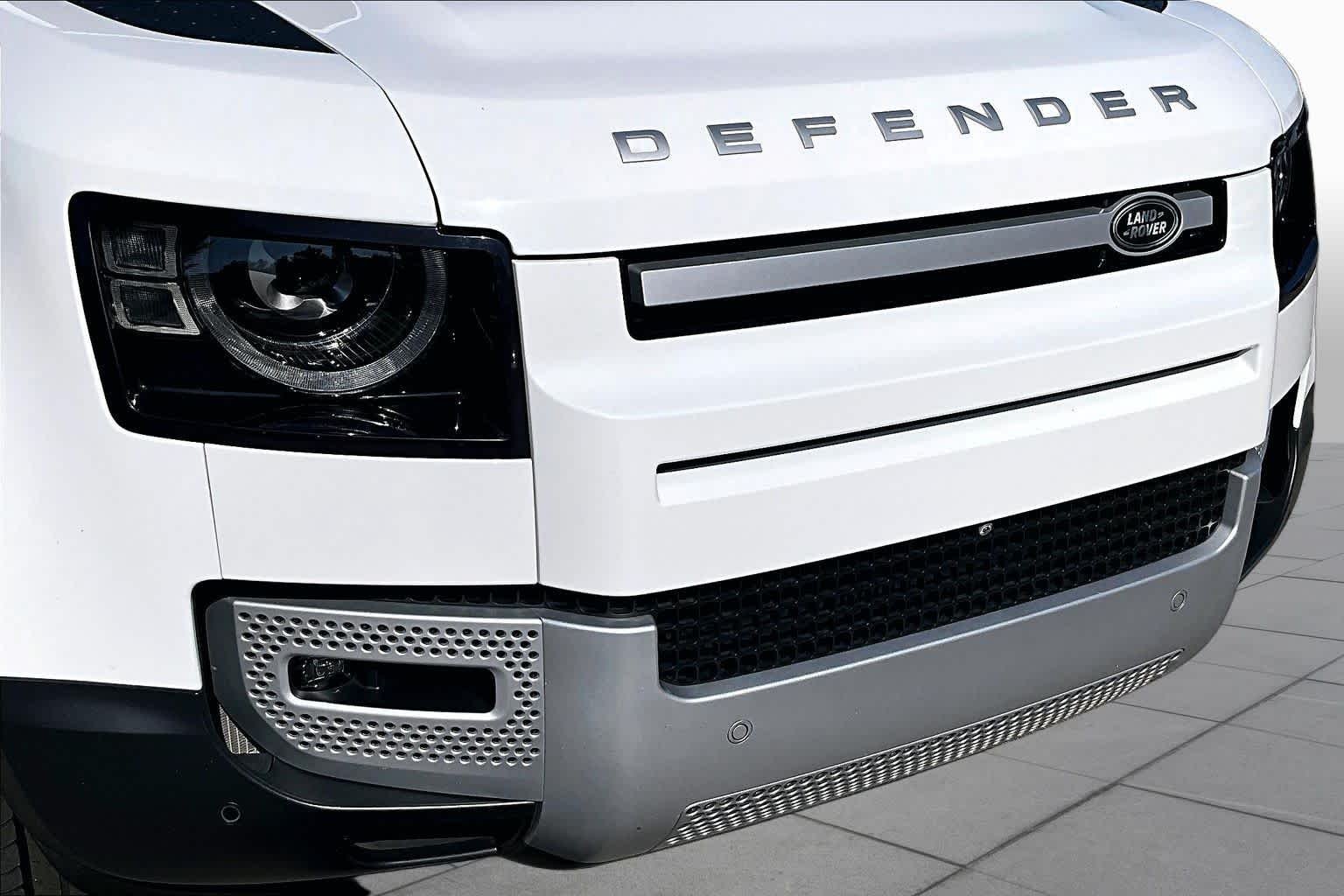 Used 2023 Fuji White Land Rover S image 31