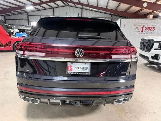 Used 2024 Black Volkswagen 2.0T SEL R-Line image 3