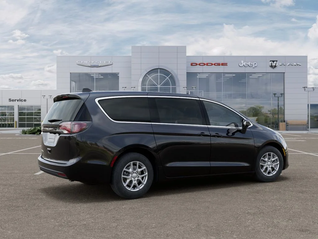 New 2027 Diamond Black Crystal Pearl-Coat Paint Chrysler LX image 4