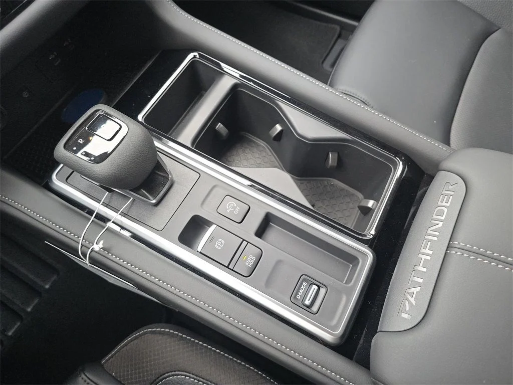 New 2026 Everest White Pearl TriCoat Nissan SL image 15