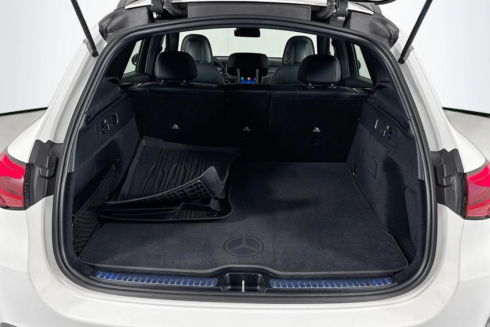 Certified Used 2025 Polar White Mercedes-Benz AMG® 43 image 23