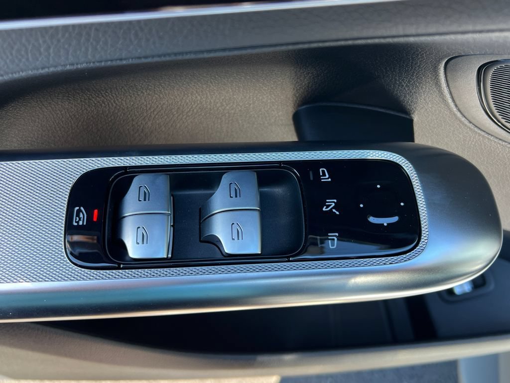 New 2026 MANUFAKTUR Alpine Grey Mercedes-Benz GLC300 image 44