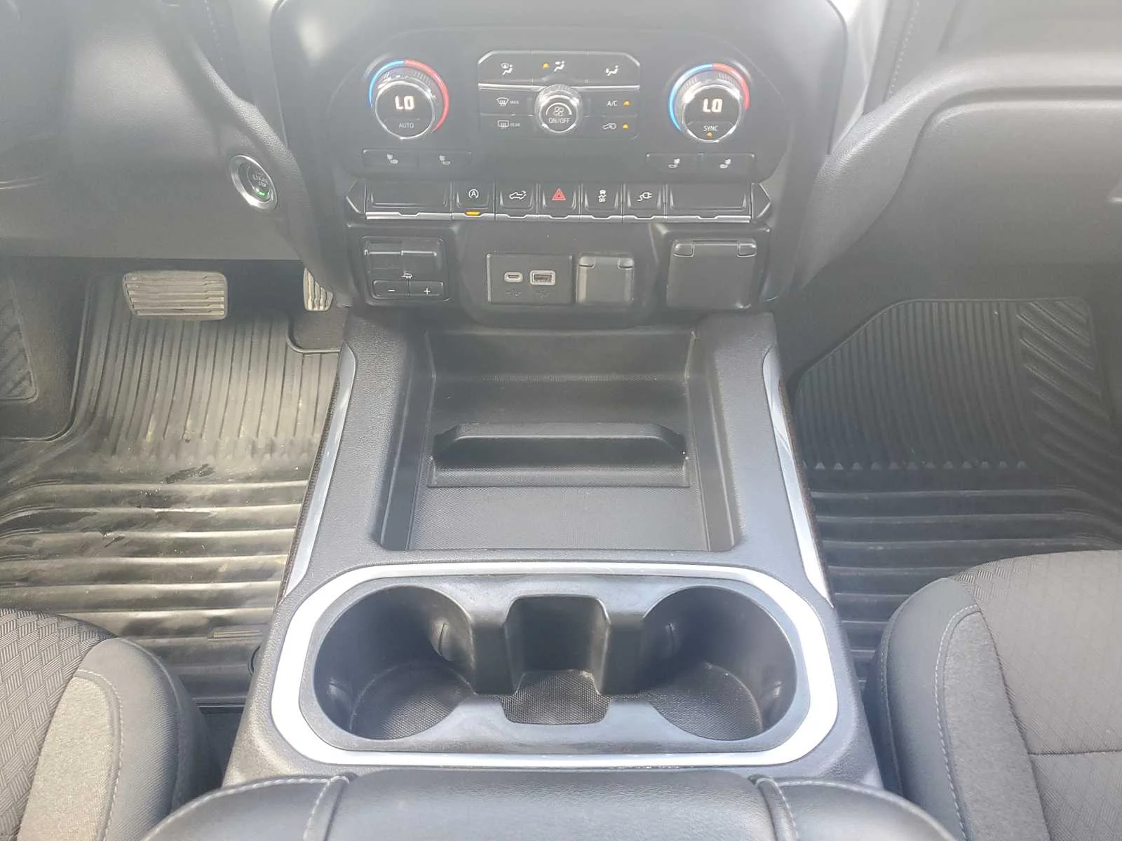Used 2019 BLACK Chevrolet RST image 16