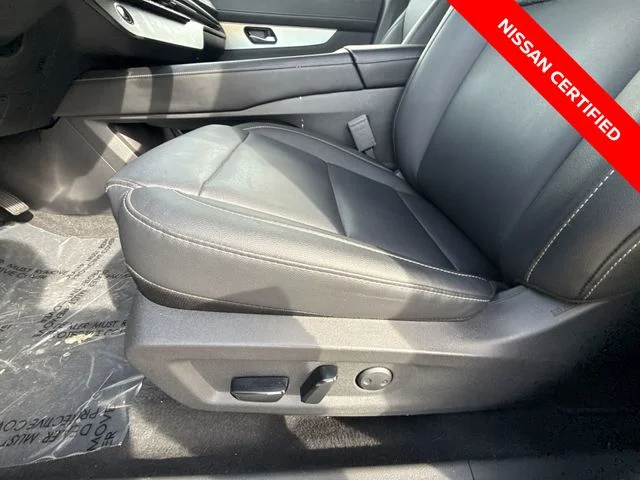 Used 2025 Gold Nissan SL image 12