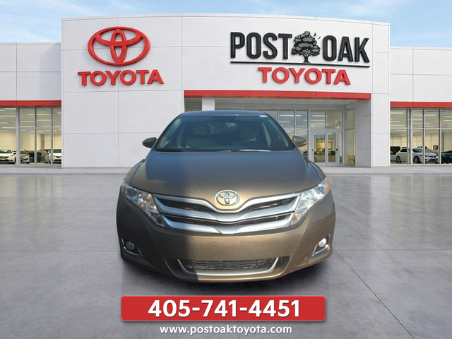 Used 2013 Gold Toyota LE image 11