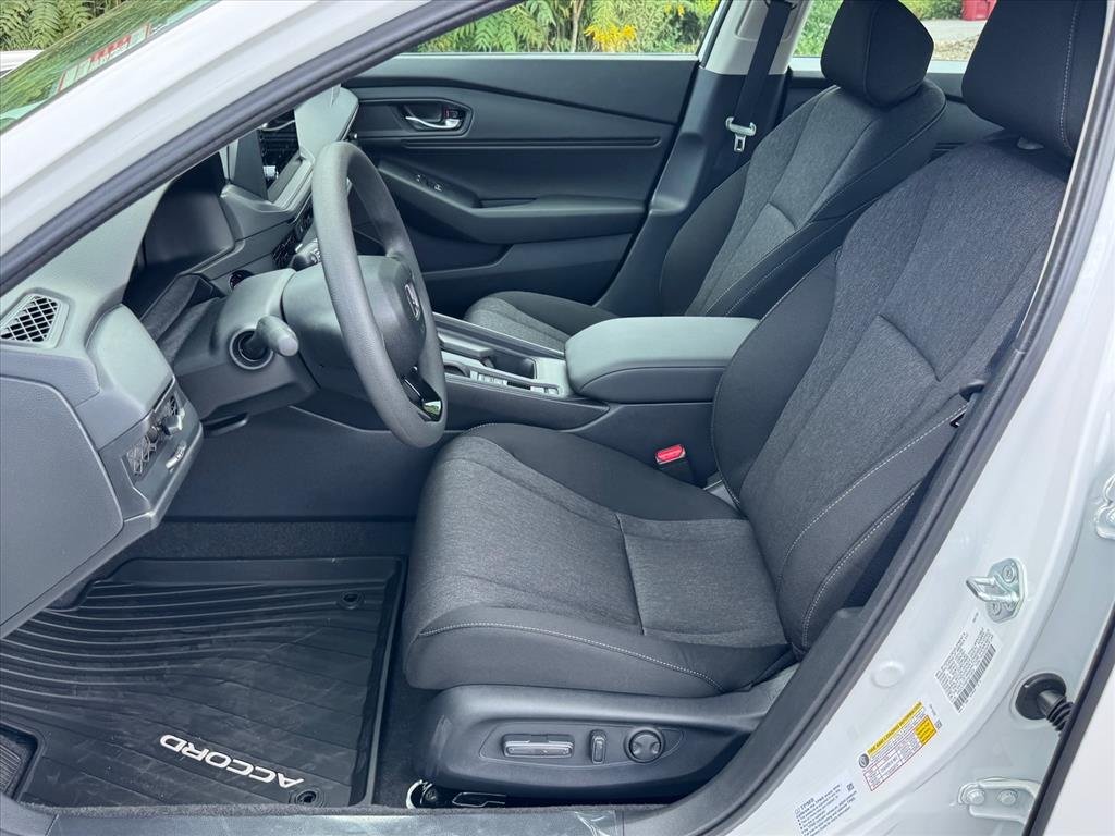 New 2026 Platinum White Pearl Honda SE image 5