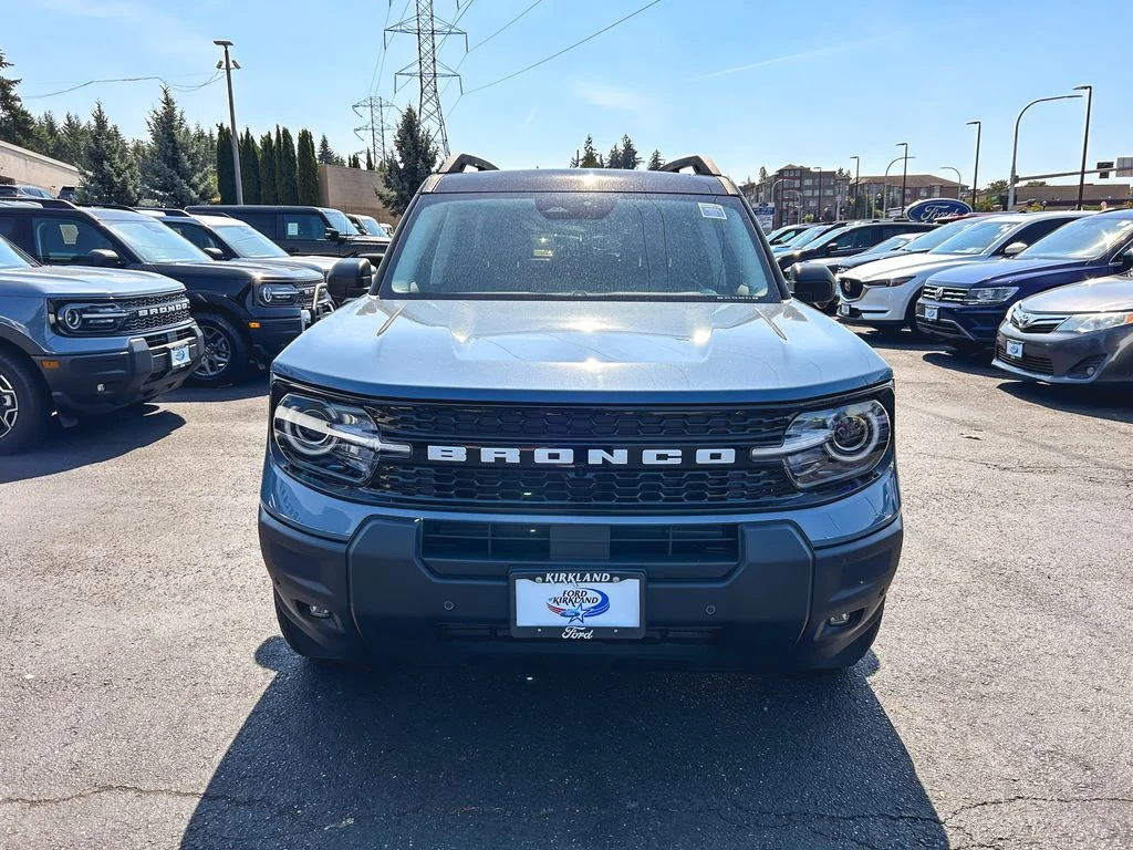 New 2026 Azure Gray Metallic Tri-Coat Ford Outer Banks® image 4