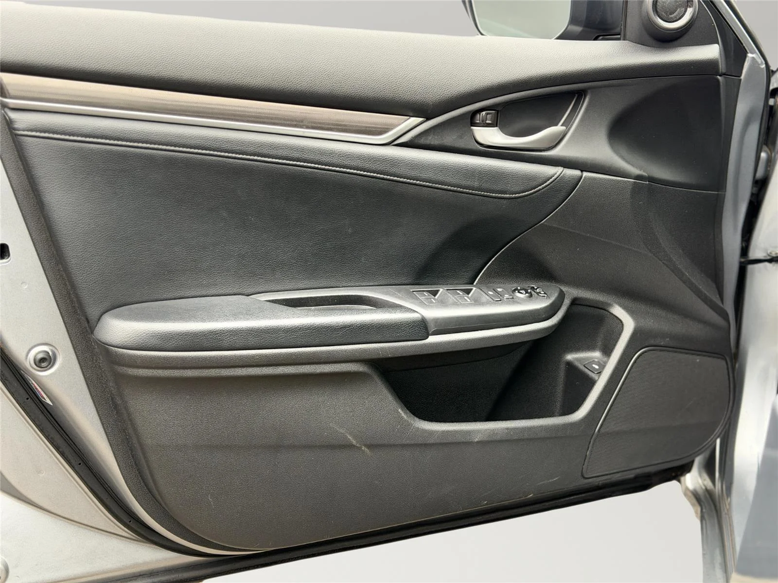 Used 2019 Lunar Silver Metallic Honda EX-L image 12