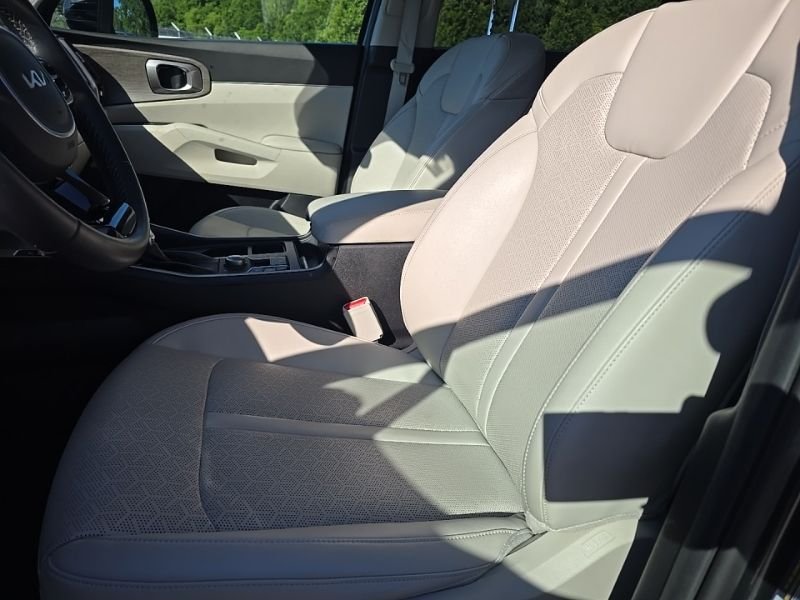 Used 2023 Green Kia X-Line EX image 11
