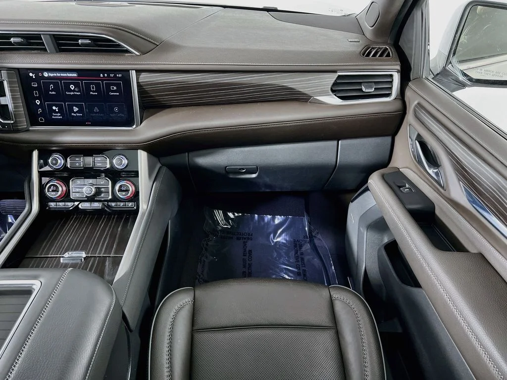 Used 2023 White GMC Denali image 25