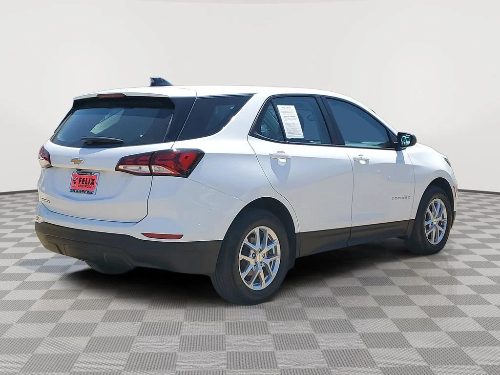 Used 2023 Summit White Chevrolet LS image 4