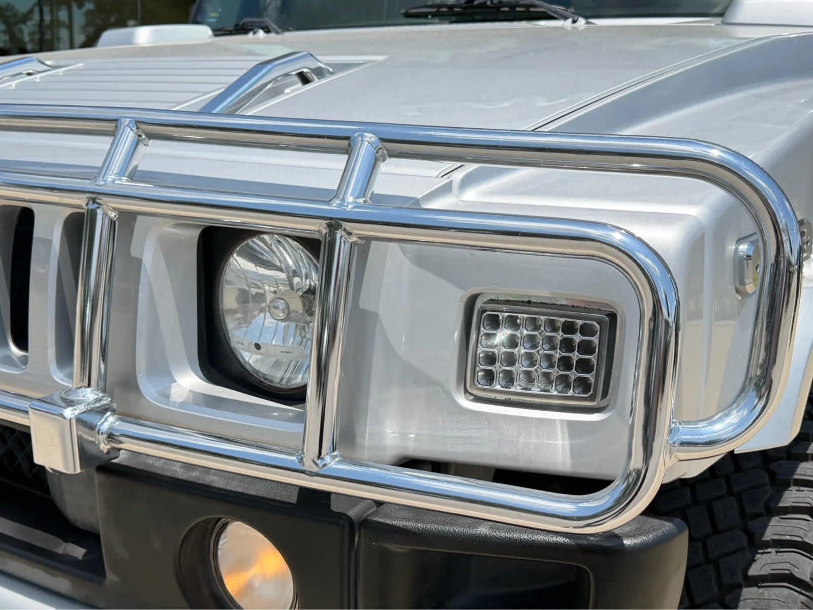 Used 2009 Silver Ice Metallic HUMMER SUV Luxury image 9