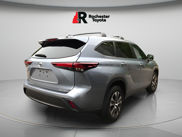 Certified Used 2024  Toyota XLE image 7