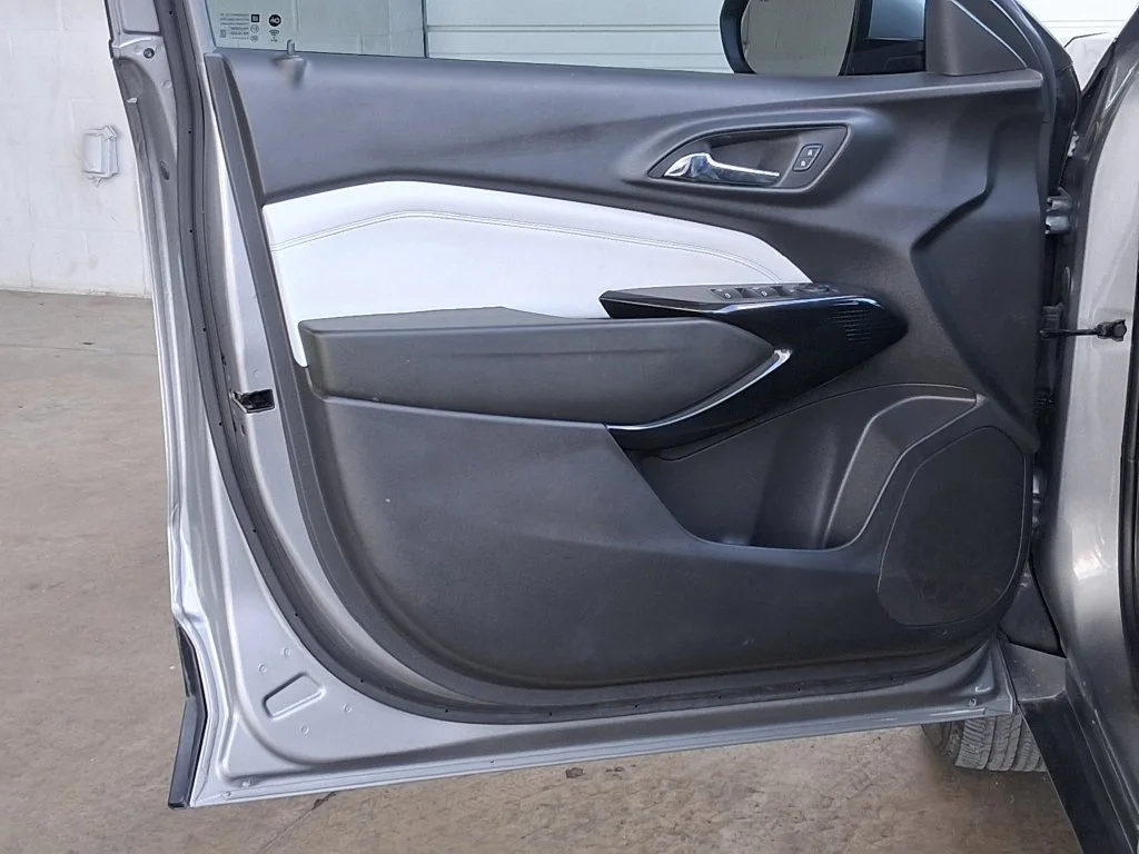 Used 2024 Sterling Gray Metallic Chevrolet LT image 17