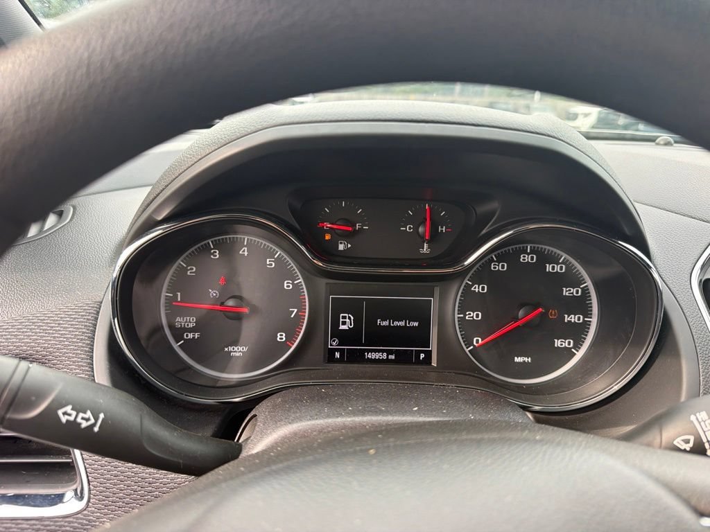 Used 2019 SUMMIT WHITE Chevrolet LT image 9