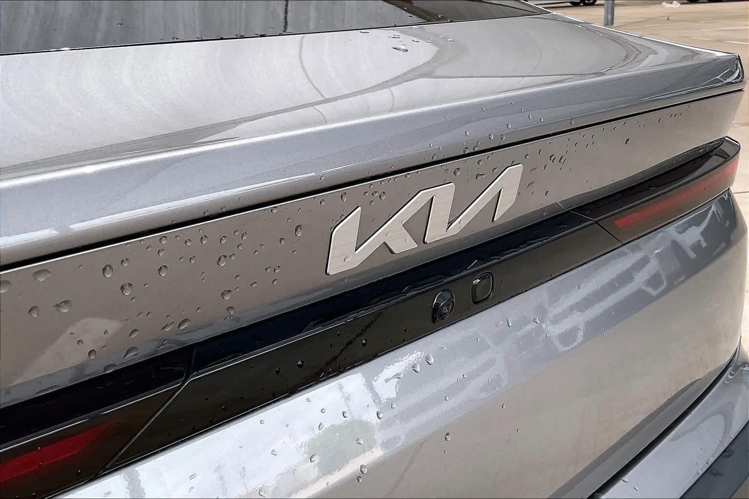 Used 2025 Steel Gray Kia LXS image 28