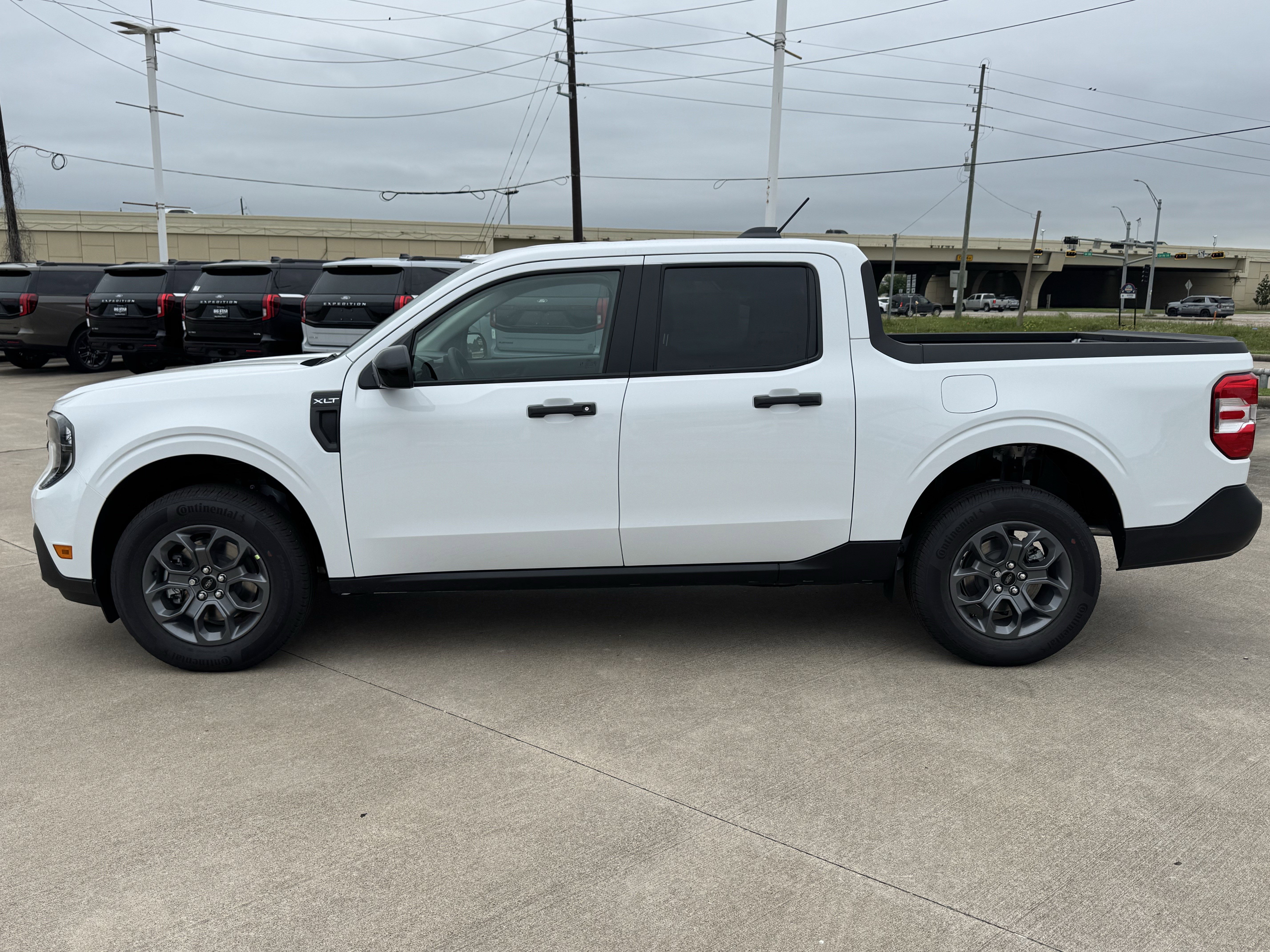 New 2026 Oxford White Ford XLT image 6