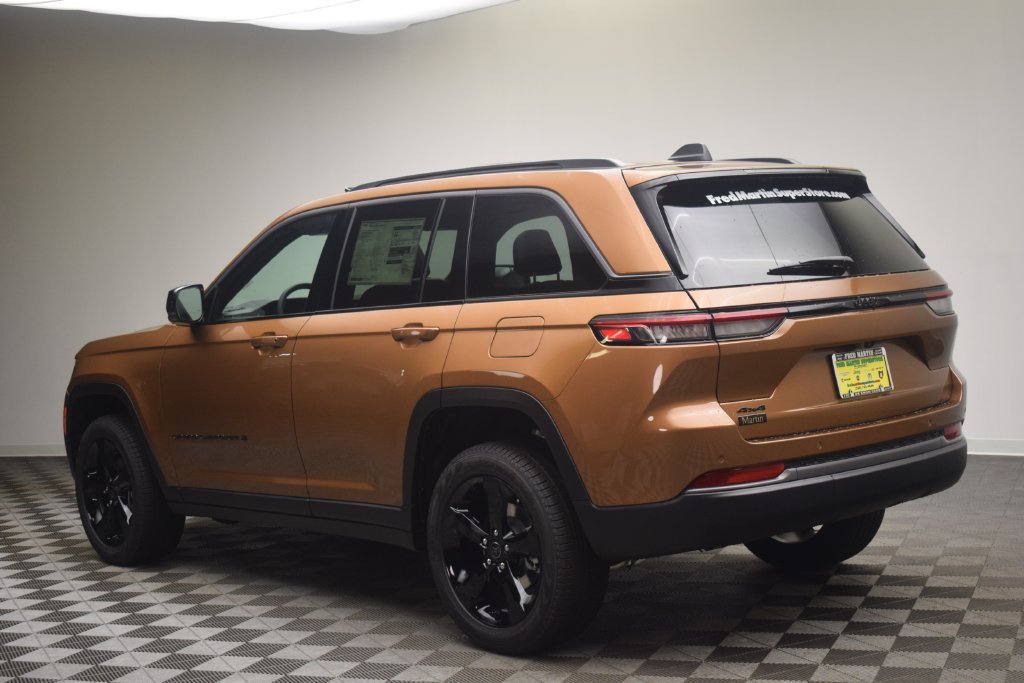 New 2027 Copper Shino Metallic Clear-Coat Paint Jeep Limited image 13