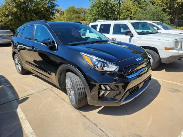 Used 2022 Black Kia Touring image 1
