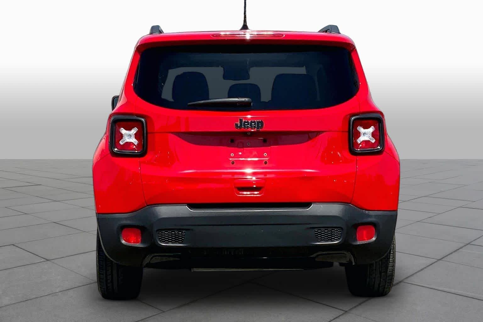 Pre-Owned 2018 Jeep Renegade Altitude