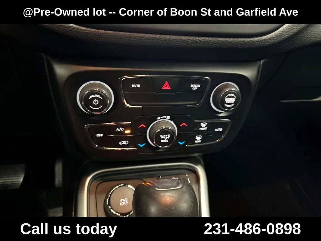 Used 2021 Red Jeep Latitude image 19