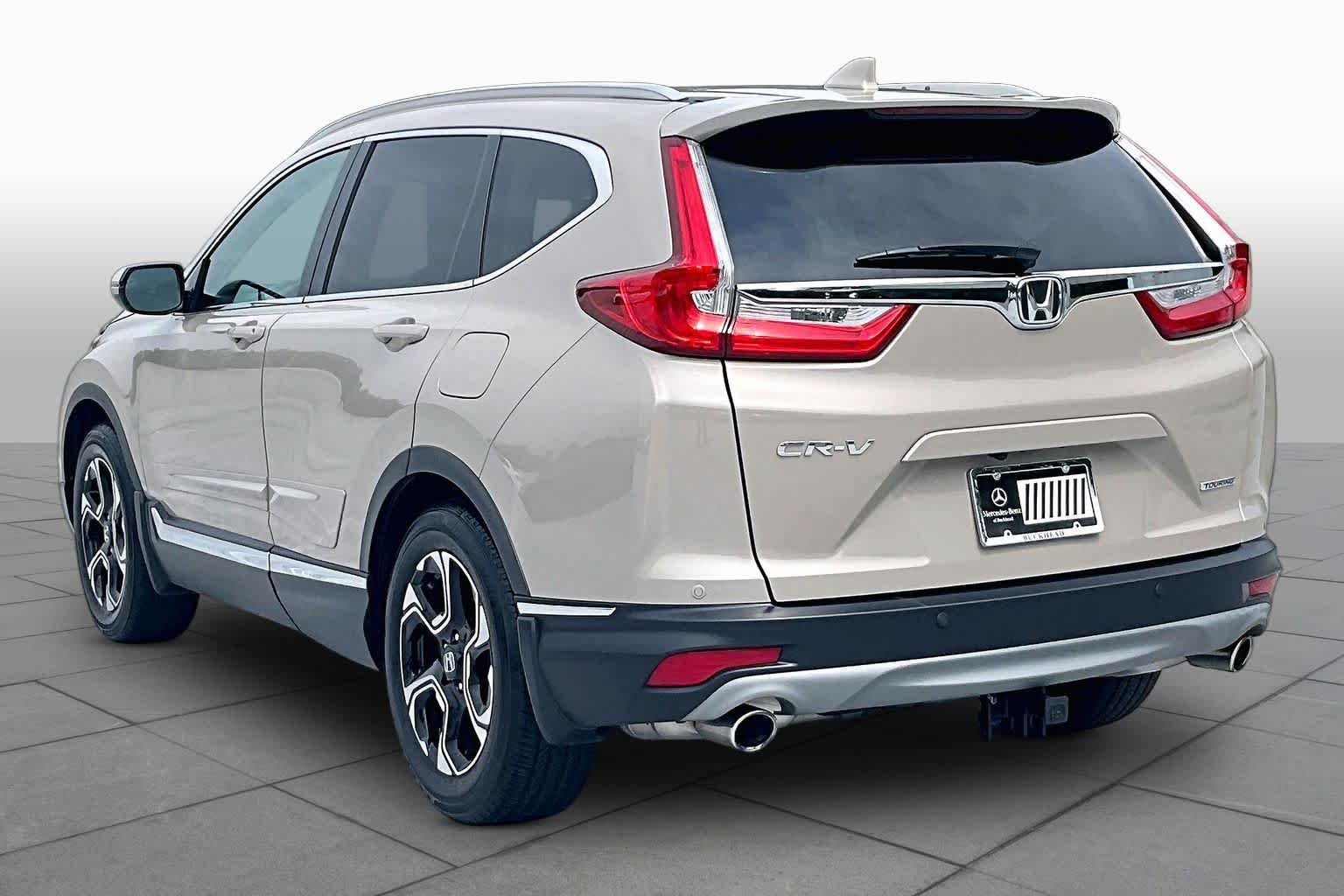 Used 2017 White Diamond Pearl Honda Touring image 12